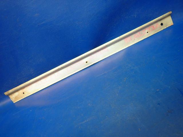69189-00 Piper - SILL - Cargo door
