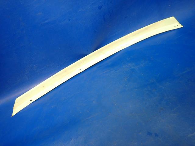 79562-00 Piper - Retainer - Front Window FWD LH