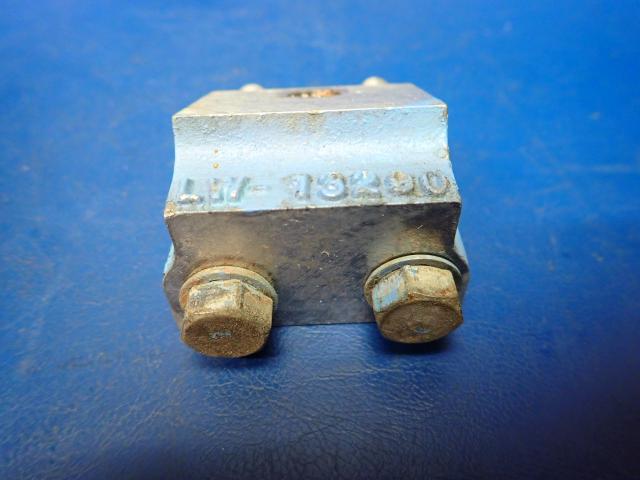 LW-13290 Lycoming O-320-H2AD - Bracket - Engine