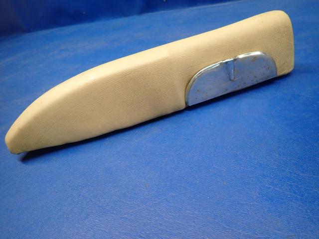0715039-4 Cessna - ARMREST -REAR RH