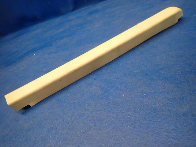 0411975-2 Cessna - Cover - Window Track (Cracked)