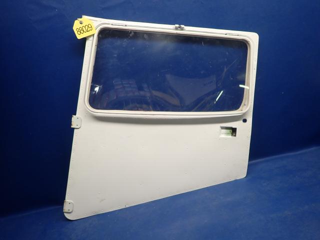 0411178-10 Cessna - Structure - LH Cabin Door (Cracked)