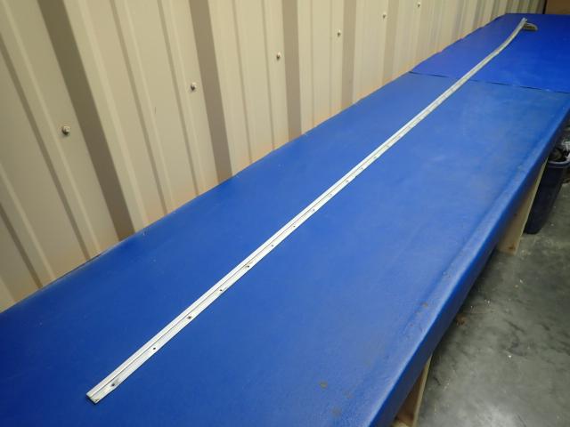68413-00 Piper - RETAINER - Headliner