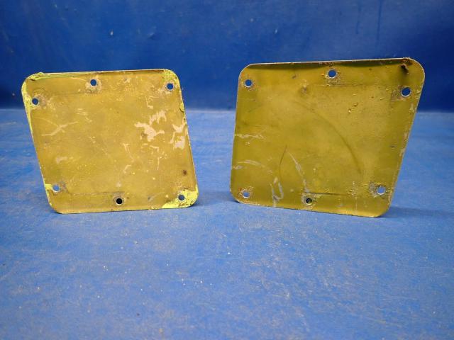 0713173-5 Cessna - Plate - Access LH RH Over Gear