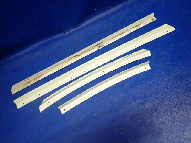 SET Piper - Retainer Set - Center Window Right RH
