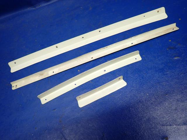 SET Piper - Retainer Set - Right Rear Window