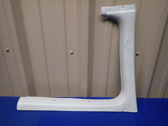 79171-08 Piper - Cover - Window Frame Center Right