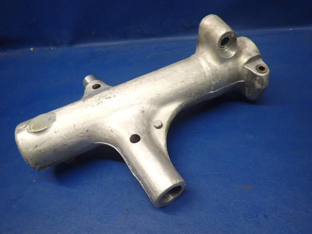67926-05 Piper - TRUNNION - Main Gear RH