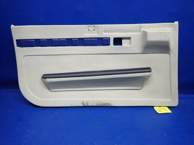 678215-LD Texas Aeroplastics - PANEL - DOOR UPHOLSTERY LH (Cracked - See details)