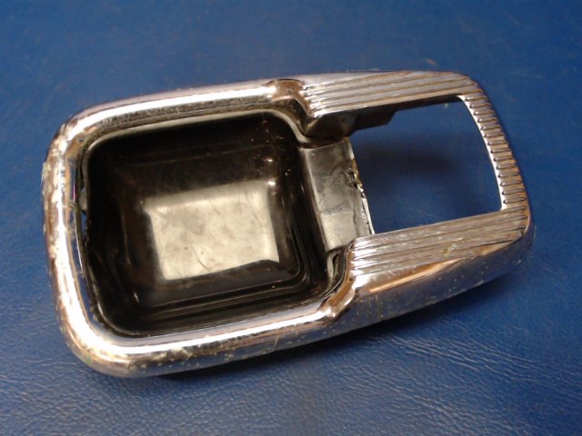 459 441 Piper - ESCUTCHEON - (113-837-239B)