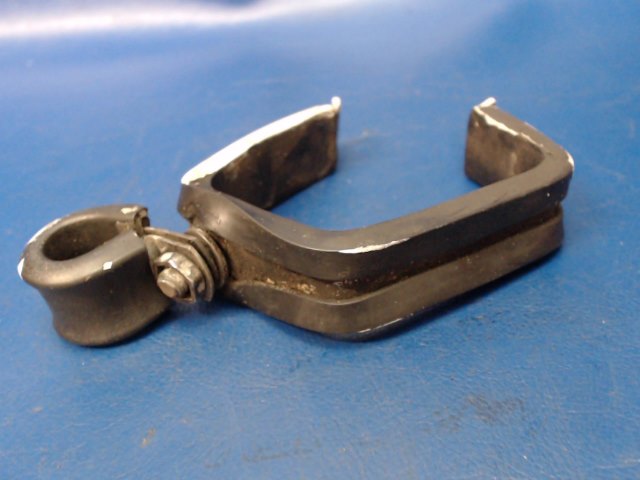 67277-00 Piper - CLAMP