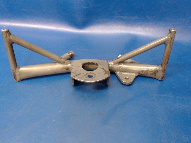 35192-00 Piper - HORN - Nose wheel steering (Cracked at welds - See photos)