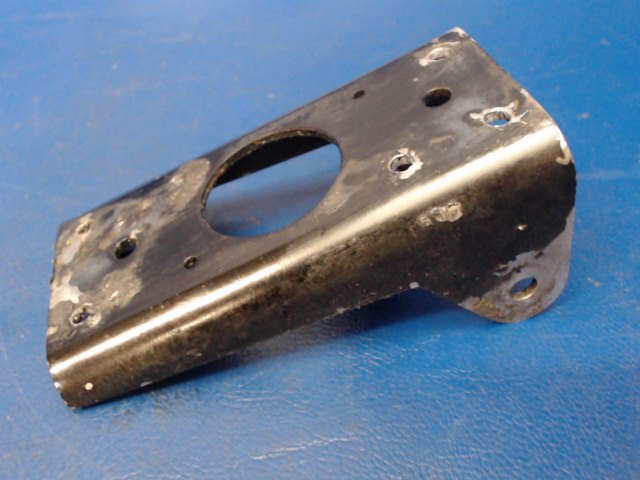 37511-32 Piper - CHANNEL - Actuation support