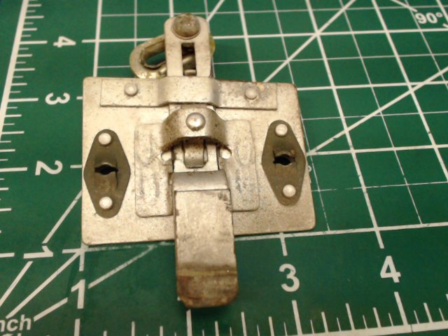 0411590-1 Cessna - Latch-Thumb RH Cabin Door