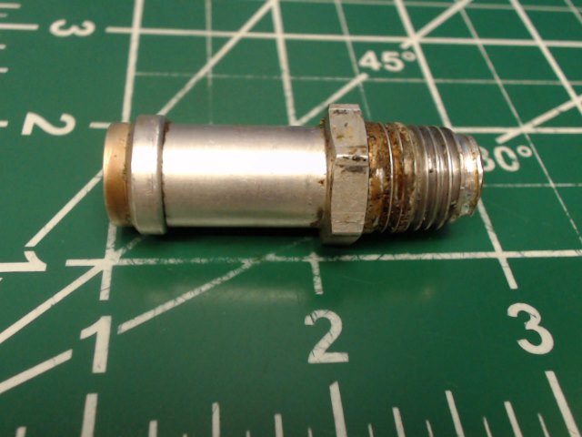 LW-15359 Lycoming O-320-H2AD - Nipple 1/4-18 X 1/2 ID Hose