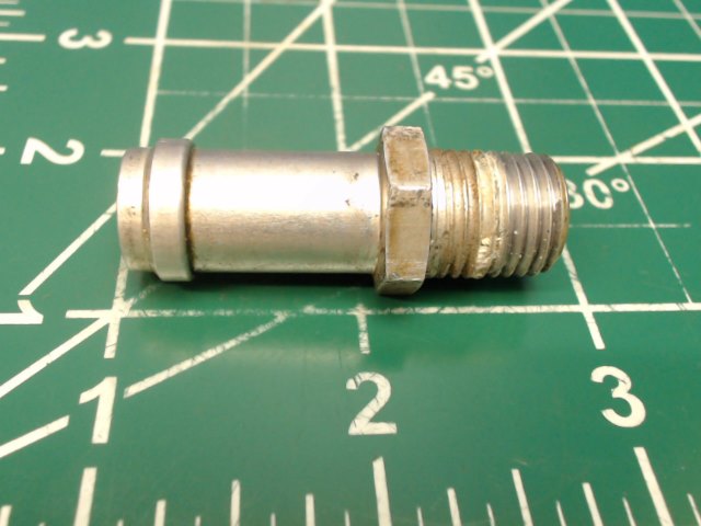 LW-15359 Lycoming O-320-H2AD - Nipple 1/4-18 X 1/2 ID Hose