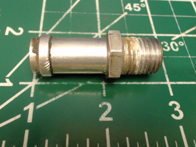 LW-15359 Lycoming O-320-H2AD - Nipple 1/4-18 X 1/2 ID Hose