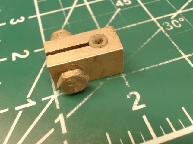 0411523 Cessna - Block-Cable Clamp