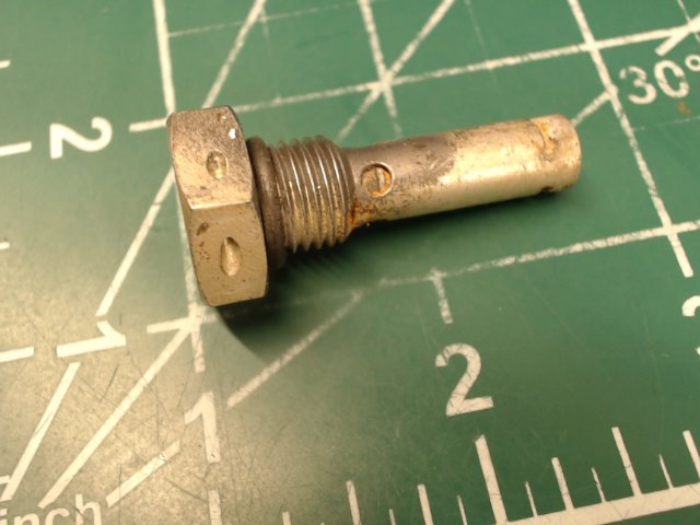 0526001-2 Cessna - Valve - Fuel Tank Drain