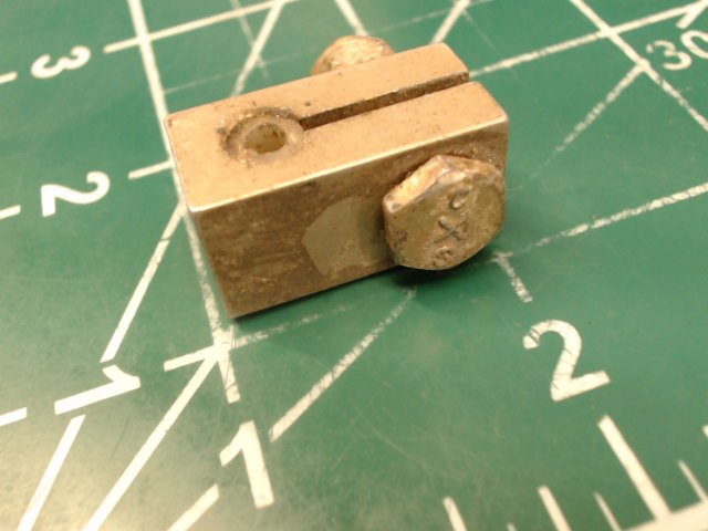 0411523 Cessna - Block-Cable Clamp