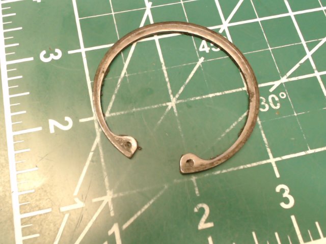 484 705 Piper - RING - Retaining (5000-200)