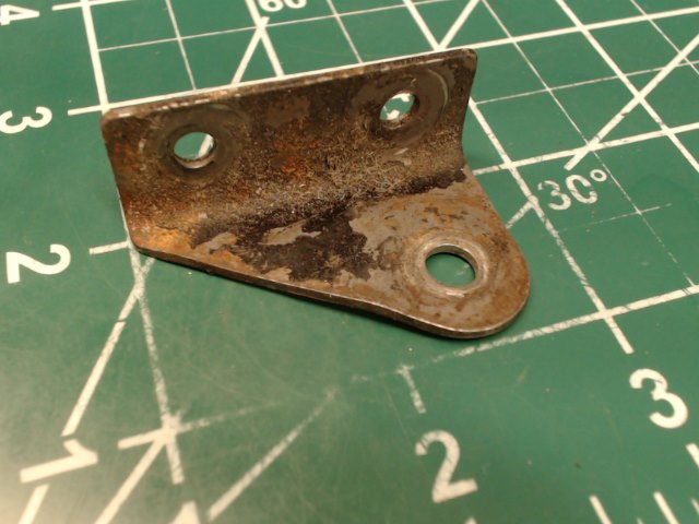0510205-4 Cessna - Fitting-Seat Belt RH Inboard