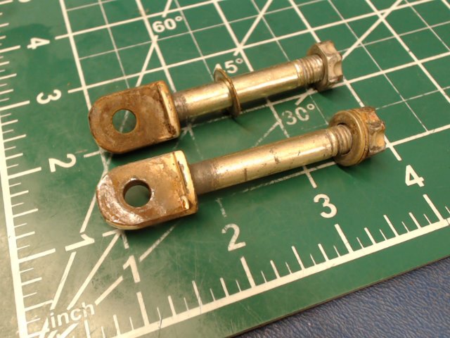 402 057 Piper - Bolt - Eye Upper Lower Door hinge (AN44-17A) QTY 2