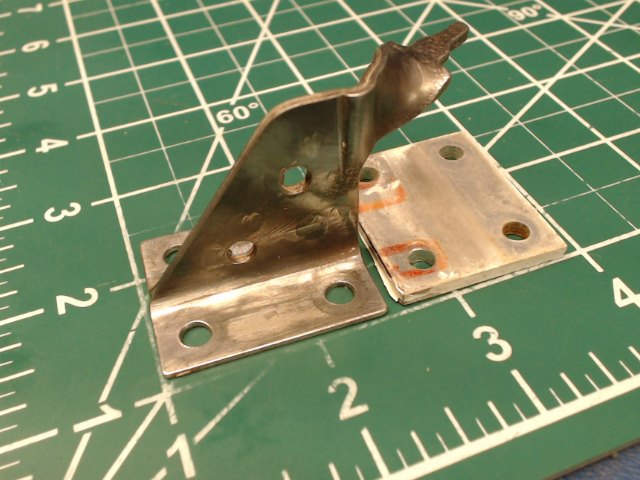 0523008-4 Cessna - STOP ASSEMBLY-DOOR CATCH RH w/SHIM