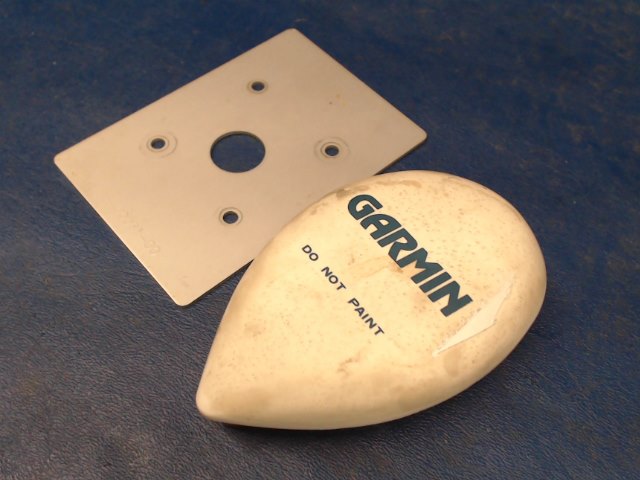 011-00134-00 Garmin - GPS Antenna(w/mods 1 &amp; 2) W/Base