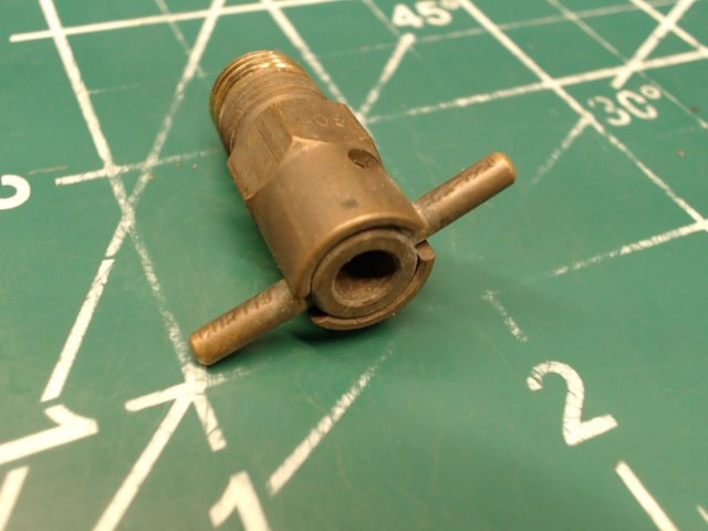 492 022 Piper - Valve - Fuel Drain (CCA-1550)
