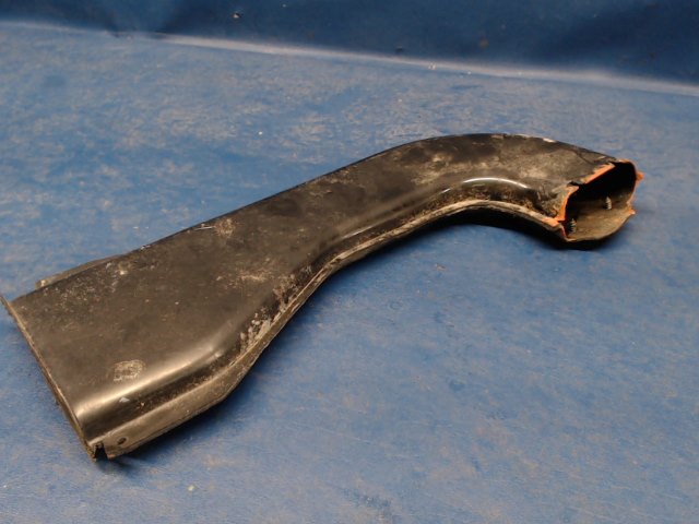 2013147-2 Cessna - DUCT ASSEMBLY - RH FWD (Cracked at both ends - See photos)