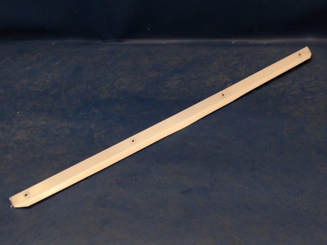 63071-04 Piper - Retainer - Top - Left Rear Window