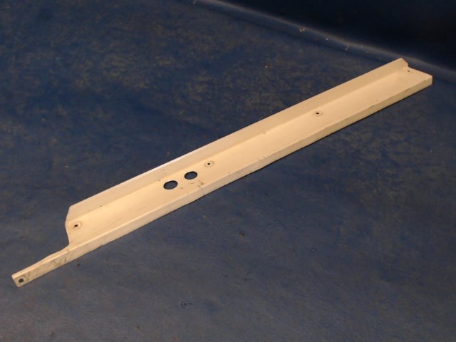 63071-08 Piper - Retainer - Bottom - Left Rear Window