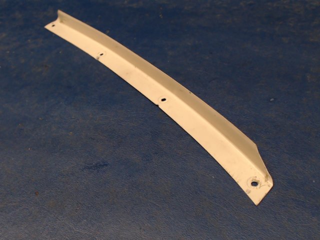 63071-07 Piper - Retainer - Rear - Right Rear Window