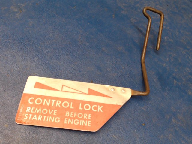 1260463-18 Cessna - Lock - Control GUSS