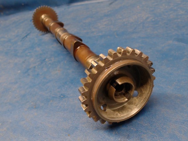 LW-18843 Lycoming O-360-F1A6 - Camshaft.