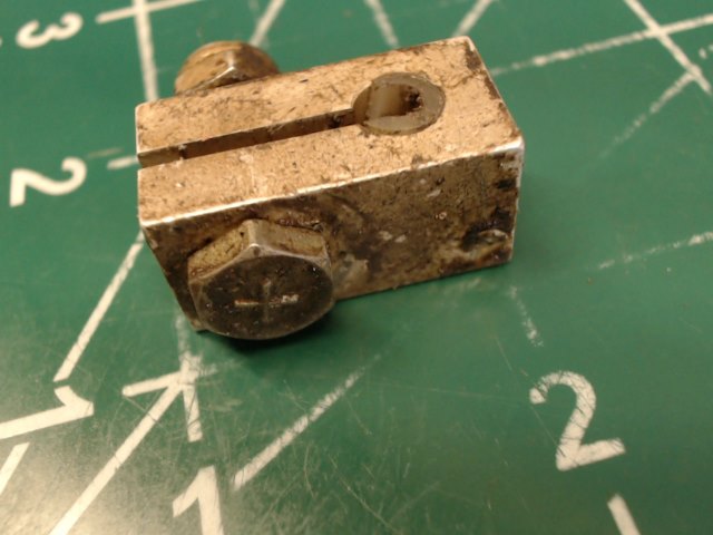 0411523 Cessna - Block-Cable Clamp