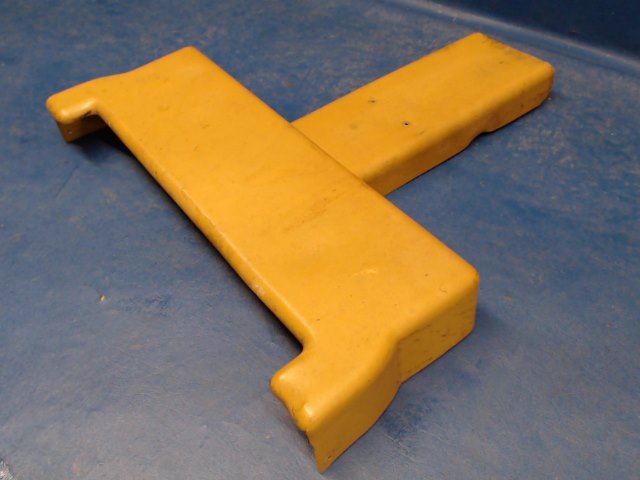 0500403-1 Cessna - Cover - Control Yoke (Cracked - See details)