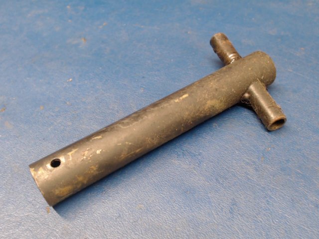 0411307-0 Cessna - Arm - Rudder Bar (Spring Wear)