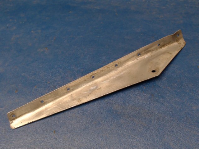 2413085-2 Cessna - Bracket - Nose Gear Door Hinge RH Forward