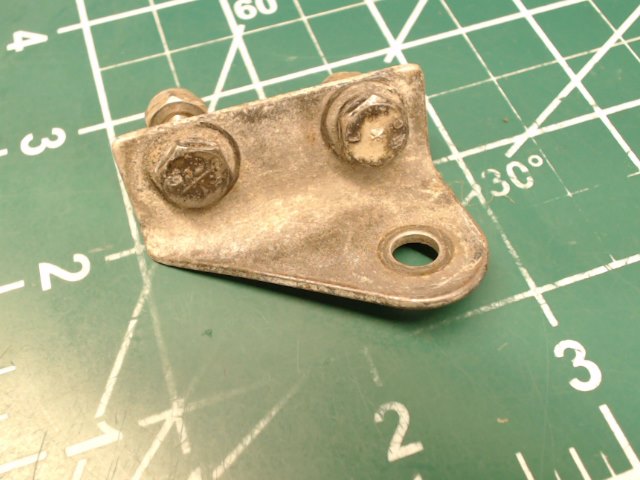 0510205-4 Cessna - Fitting - Seat Belt Attachment (Outboard RH Or Inboard LH)