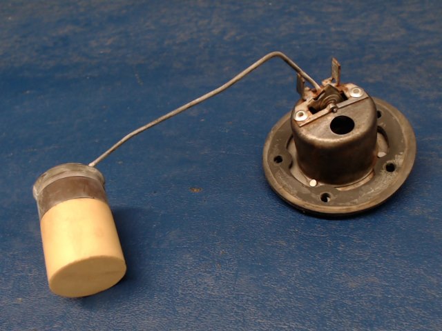 0523557-1 Cessna - Transmitter - Fuel Gauge (INOP)