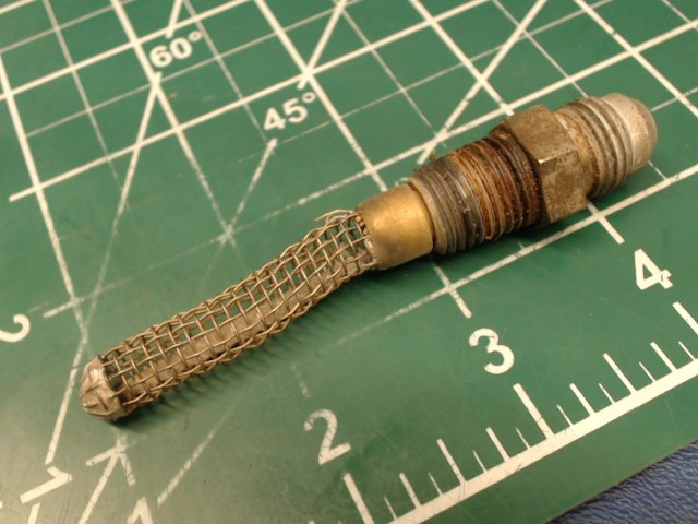 0422130 Cessna - Strainer - Fuel Tank (Finger)