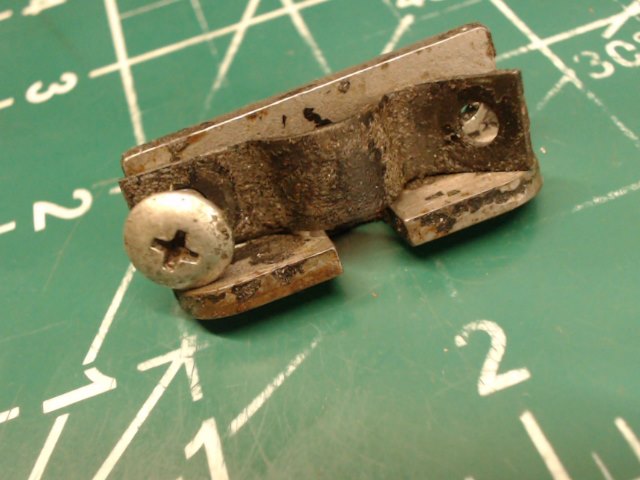NPN Piper - Lug Clamp-Control Cable Support