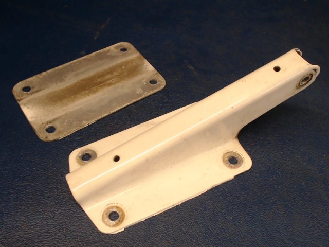 78967-03 Piper - Horn-Stabilator Trim Tab Control