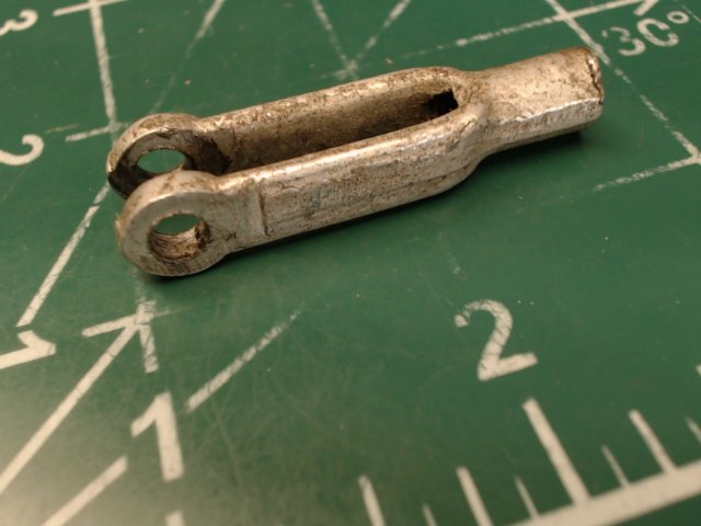 554 757 Piper - Clevis-Carburetor Heat Control