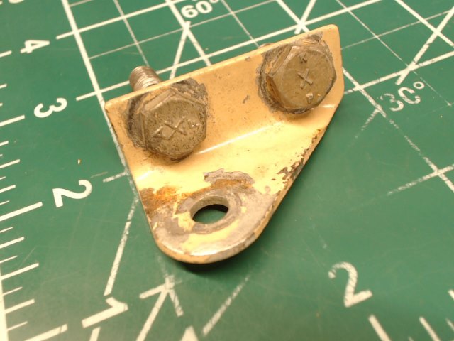 0510205-10 Cessna - FITTING-SEAT BELT OUTBD RH or INBD LH