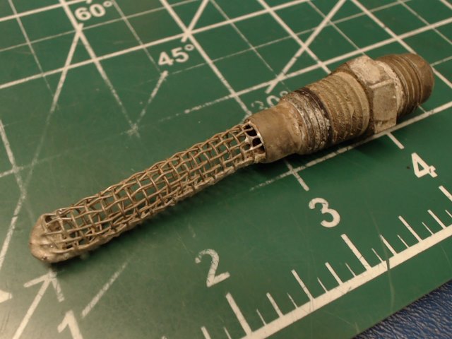 0422130 Cessna - STRAINER -FUEL TANK (FINGER)