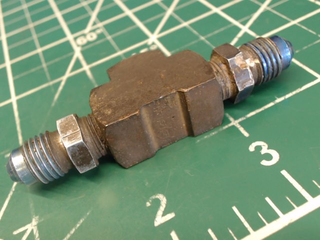 1213158-1 Cessna - Adapter - Oil Pressure Switch