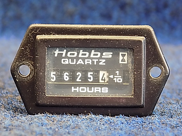 LR42455 QUARTZ - HOUR METER (Reads 5625.4)